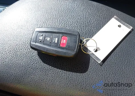 2020 Toyota Camry Le Awd z USA, uszkodzony, nr VIN 4T1L11BK5LU003449